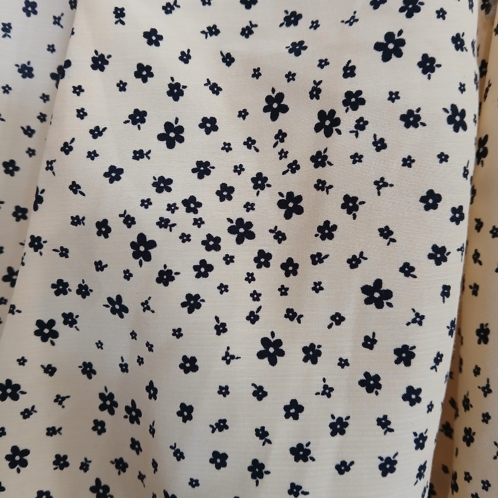 Levis Plus-sized Yellow Blouse With Black Flowers Button Front Babydoll  Cottage - Picture 5 of 9